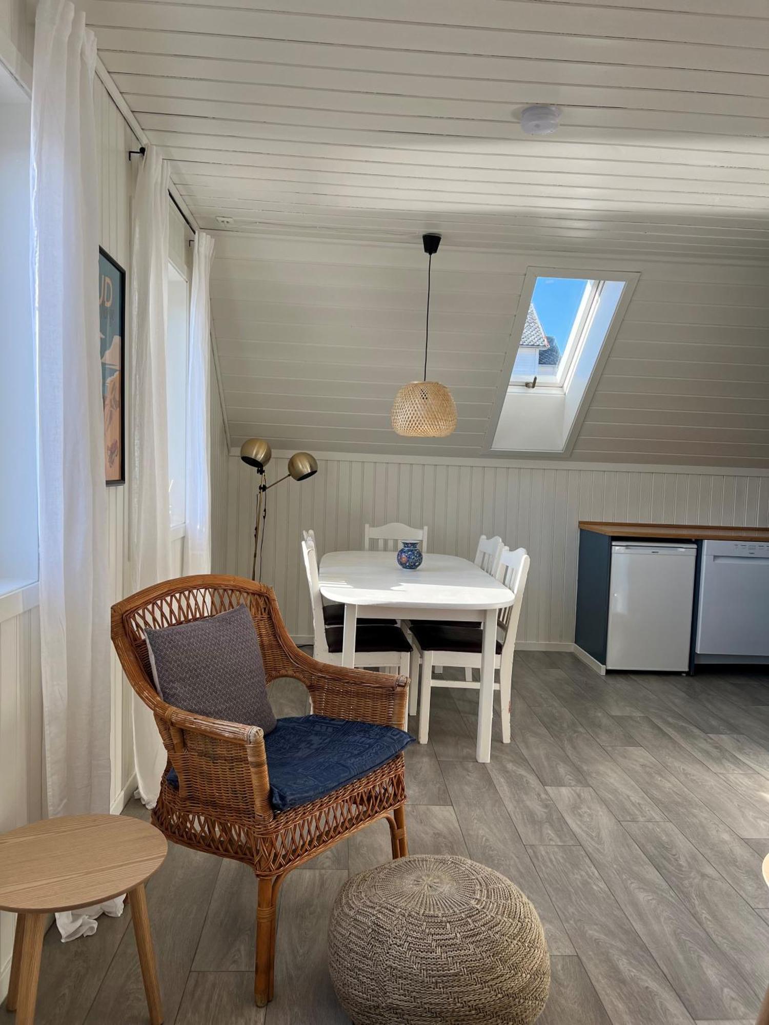 Waterfront Rorbu - By The Beach Bud Exterior foto